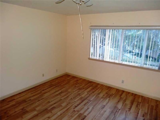 Building Photo - 9934 NW 56th Pl