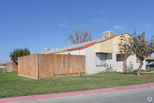 Building Photo - Firebaugh Family Apartments