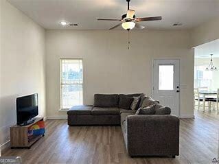 Building Photo - 135 Hughes Dr