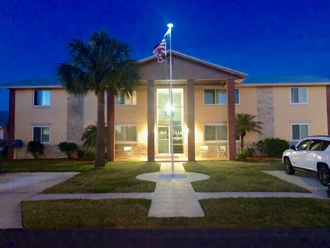 Frente de apartamentos en Flagler Ave - 320 N 3rd St
