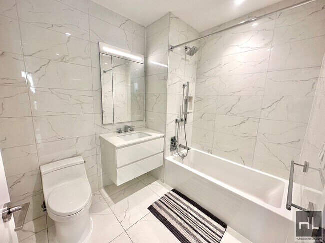 Foto del edificio - East 44th Street / Elegant 1-Bedroom in Tu...