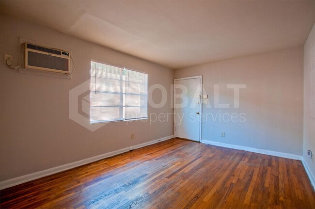Building Photo - 896 Greenwood Ave NE