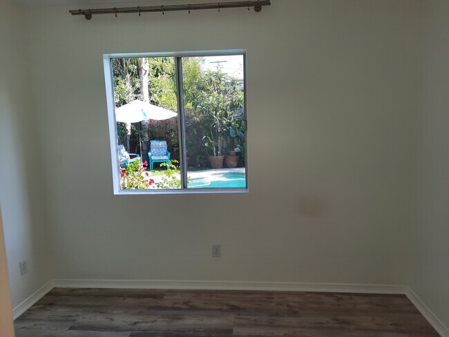 Building Photo - 223 S Carson Rd