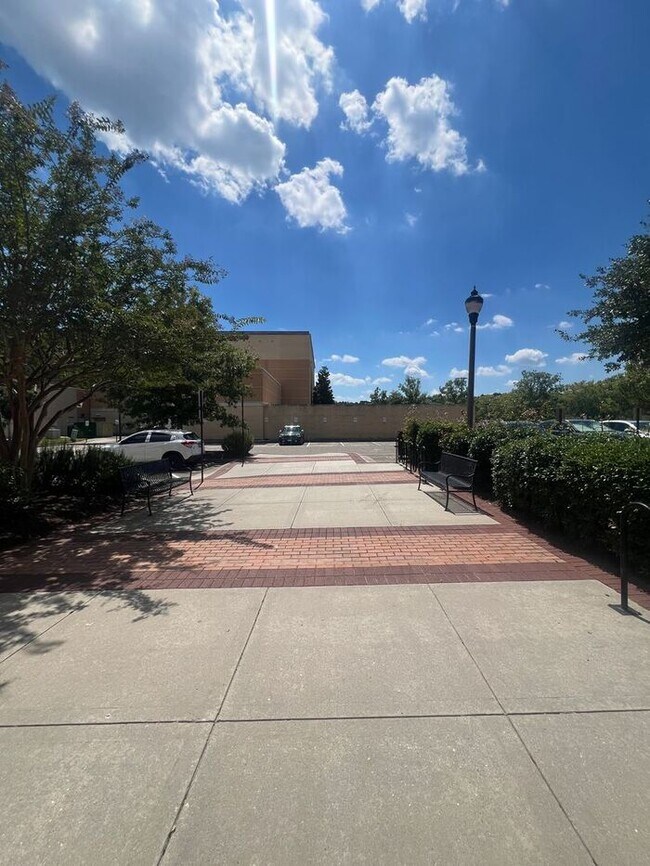 Foto del edificio - Mayfaire Townview 3rd floor 2BR unit with ...