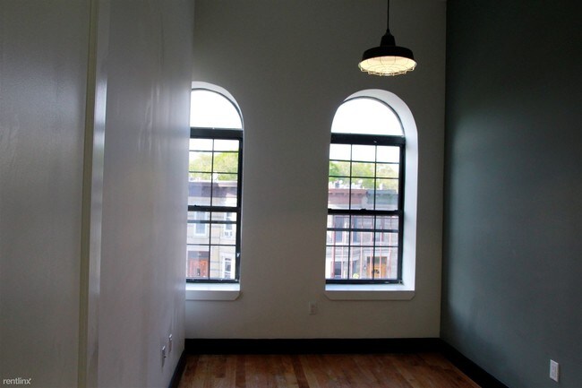 Foto del edificio - 704 Macdonough St