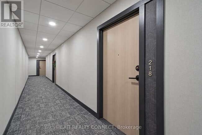 Building Photo - 31 Huron St