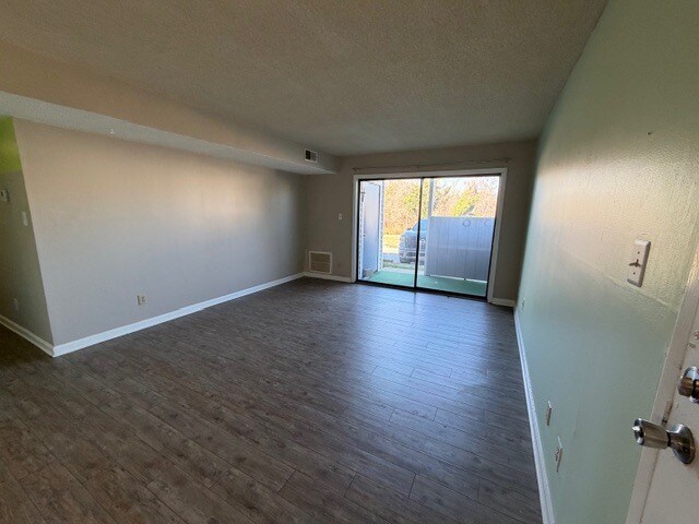 Foto del edificio - 2624 Randleman Rd