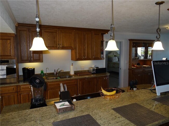 Building Photo - 2785 Kipps Colony Dr S
