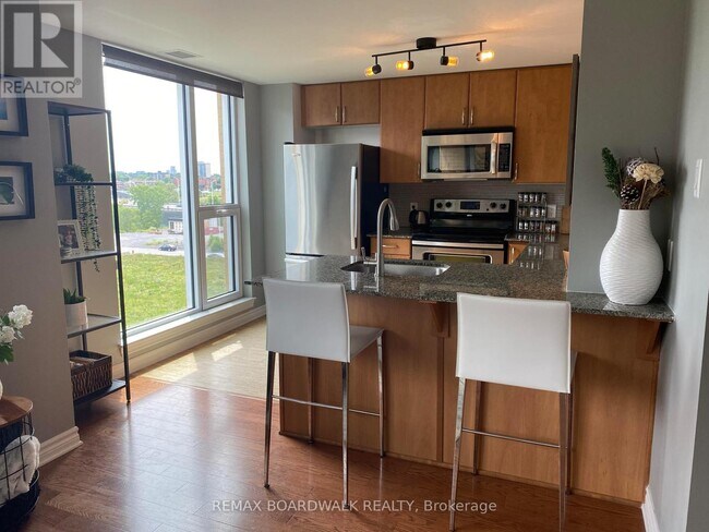 Photo du bâtiment - 250 Lett St