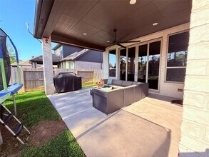 Building Photo - 217 Sky Top Dr