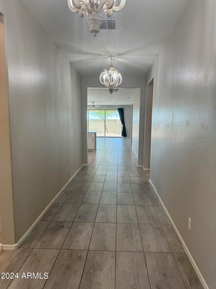 Foto del edificio - 18036 W Thistle Landing Drive