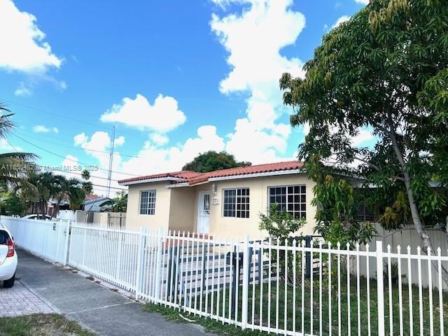 Building Photo - 500 SW 51st Ave