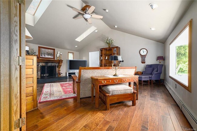 Foto del edificio - 32905 Bingham Rd