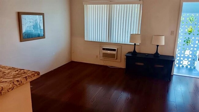 Foto del edificio - 2000 NE 51st Ct