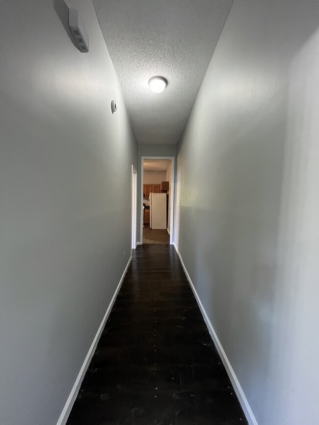 Building Photo - 106 Tuxedo Dr