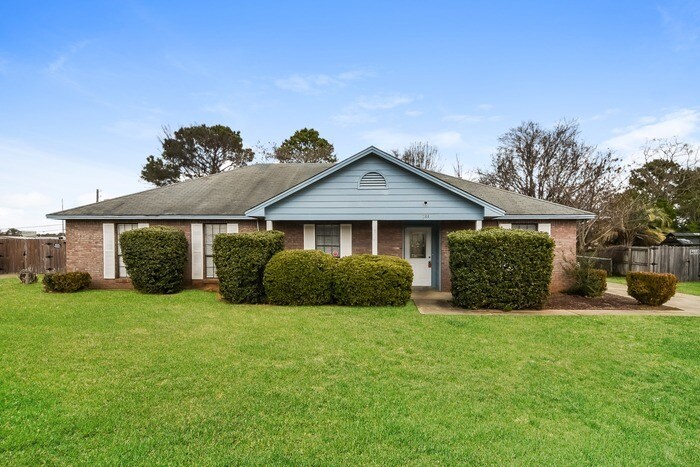 Primary Photo - Adorable 4 Bedroom in Prattville!