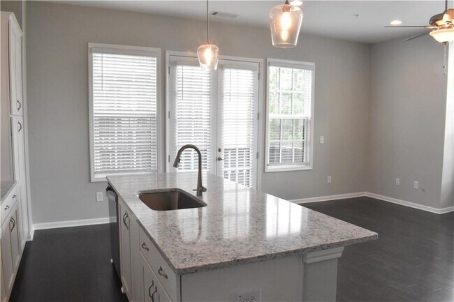 Building Photo - 225 Britten Pass