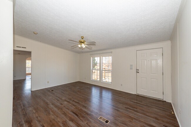 Building Photo - 530 Odell Rd