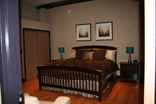 Master Bedroom - 1260 W 4th St