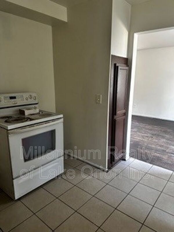 Foto del edificio - 445 Emerson Ave