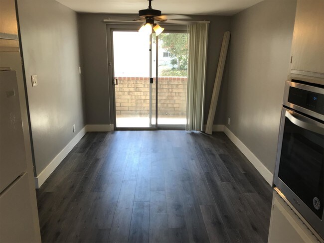 Building Photo - 1906 E 1st St