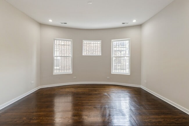 Foto del edificio - 6014 S Prairie Ave