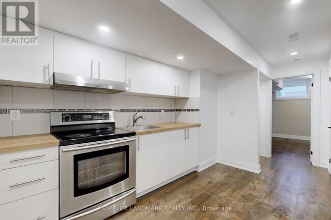 Photo du bâtiment - 1661 Mt Albert Rd