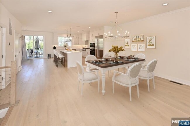 Foto del edificio - 31 Hearthstone Ct