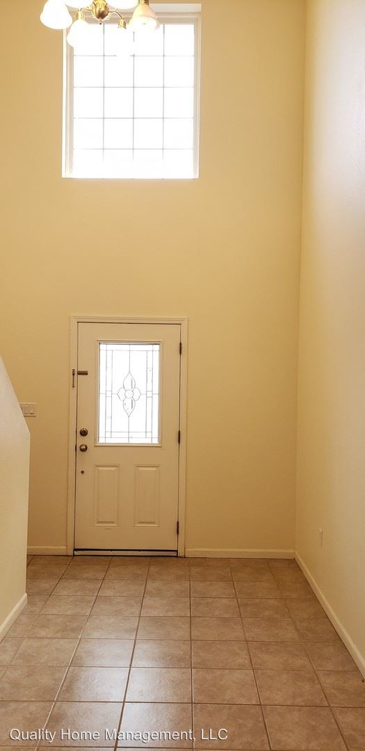 Building Photo - 4 br, 2.5 bath House - 642 Seitz Ct