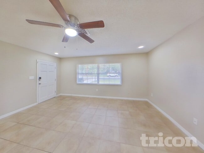 Foto del edificio - 10811 La Vista Loop