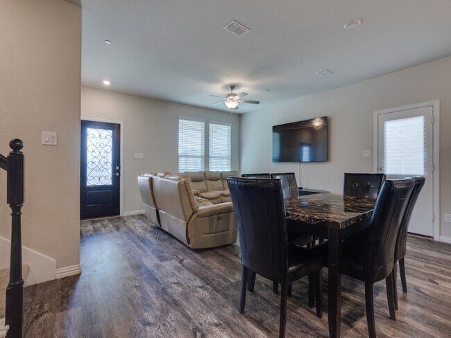 Foto del edificio - 4107 Bullwhip Creek Ln