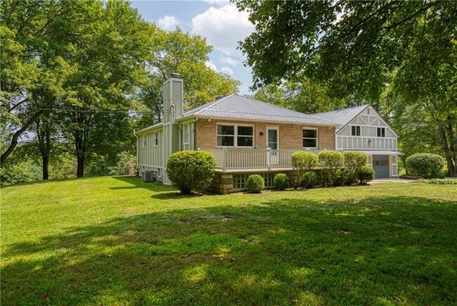 Building Photo - 492 Center Grange Rd