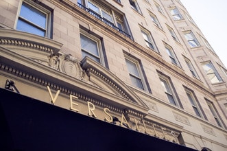 The Versailles photo'