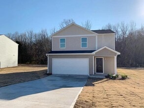 Building Photo - 142 Queens Cir