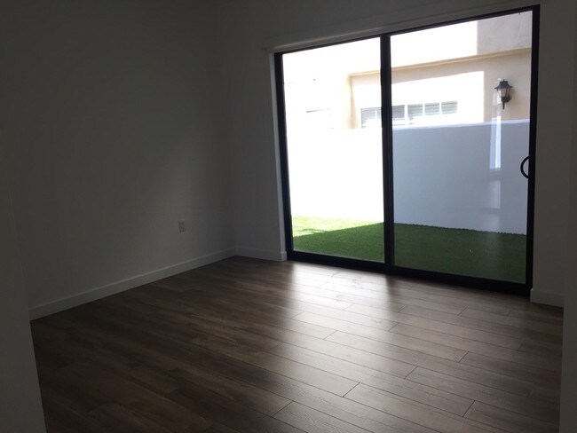Foto del edificio - 11478 Moorpark St