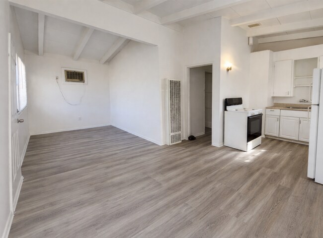 Foto del edificio - 6667 Desert Queen Ave