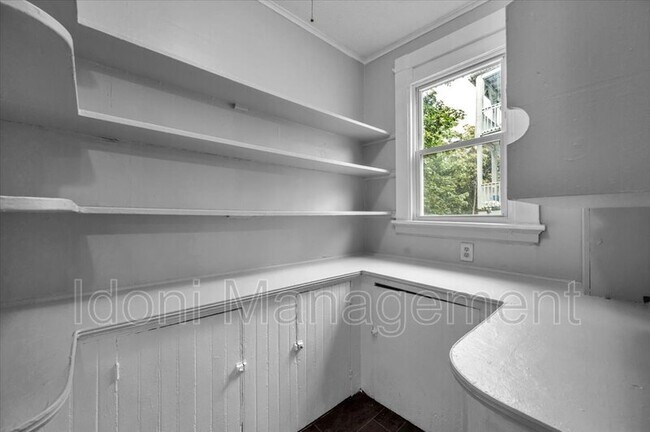 Building Photo - 136 Griggs St