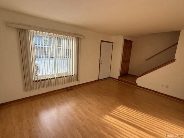 Foto del edificio - 48530 Sugarbush Rd