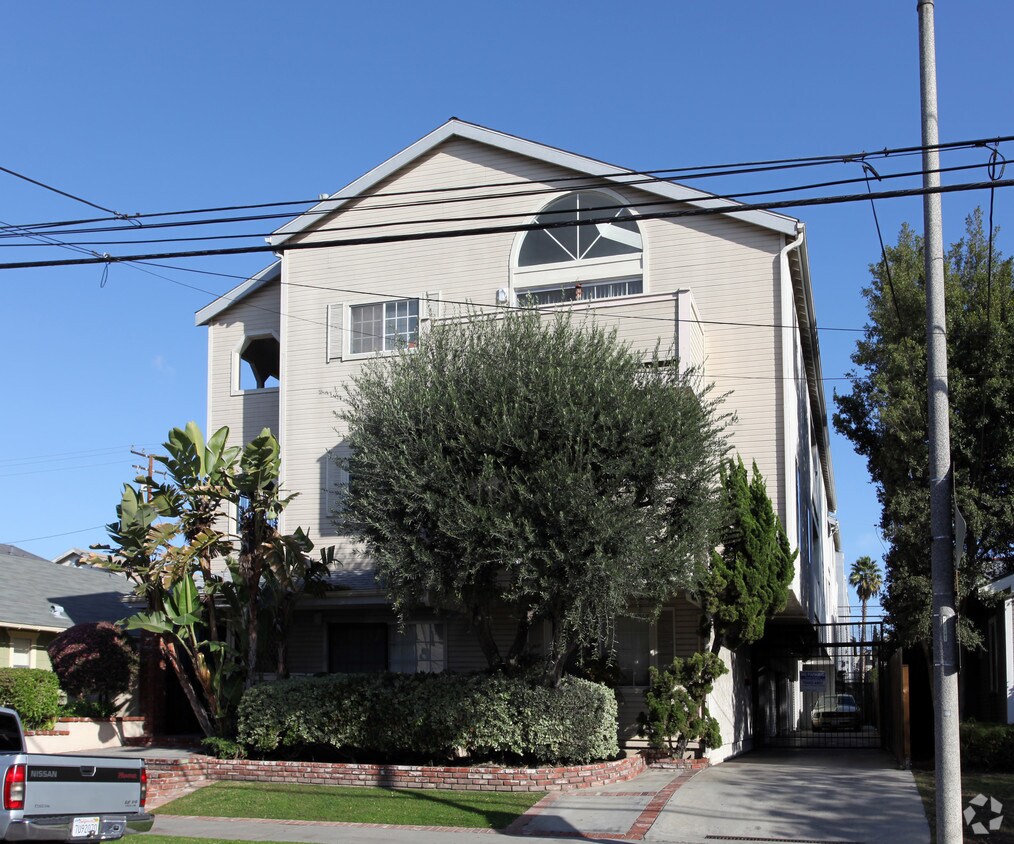 Building Photo - 1050 Temple Ave