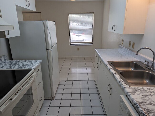 Foto del edificio - 3600 SW 23rd St