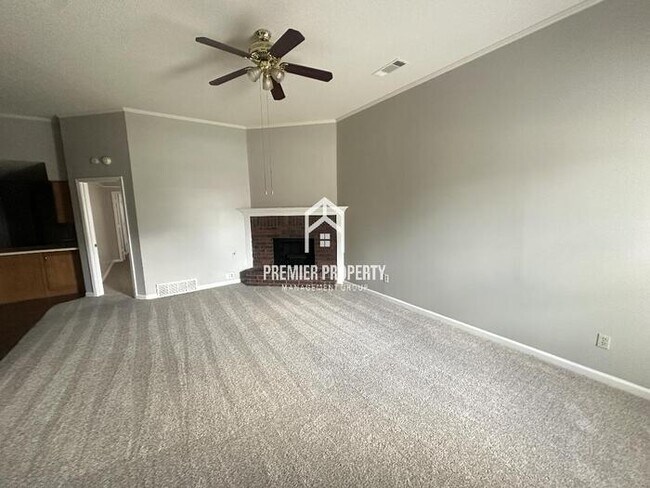 Building Photo - 6836 Meadows End Ln