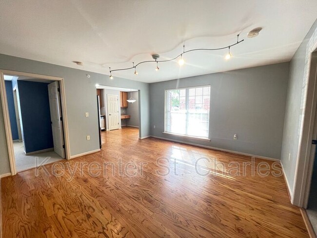 Building Photo - 6113 Welsh Dr