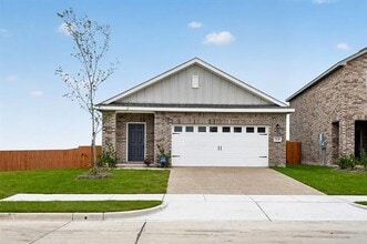 Building Photo - 2128 Mdw Pk Dr