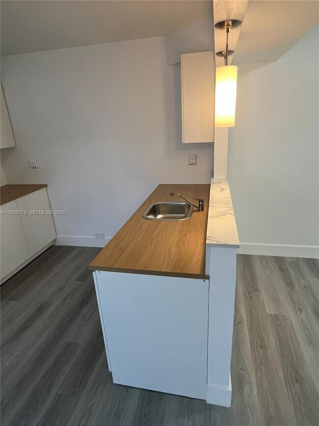 Foto del edificio - 455 NE 210th Cir Terrace