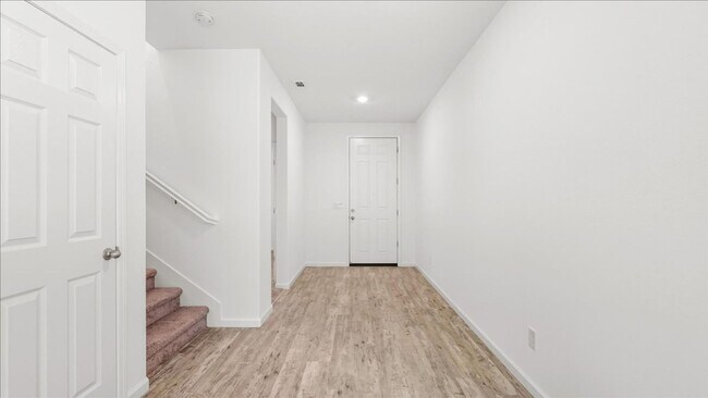 Building Photo - 4531 Gray Lodge Loop