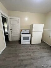 Building Photo - 85 Sears St