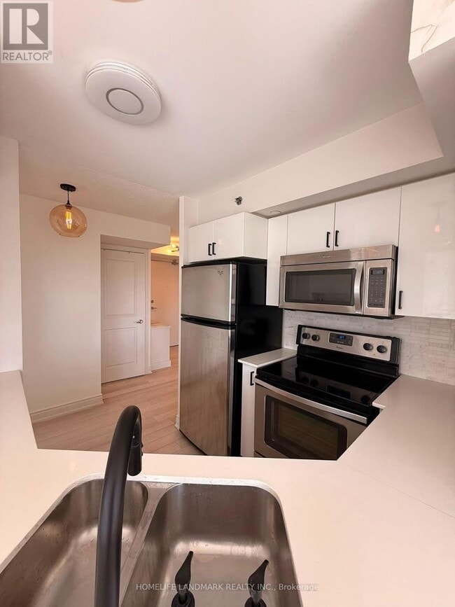 Building Photo - 760 Sheppard Ave W