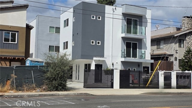 Building Photo - 6845 Haskell Ave