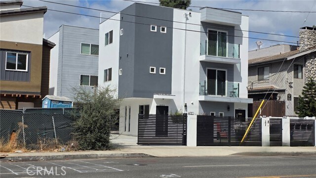 Foto del edificio - 6845 Haskell Ave