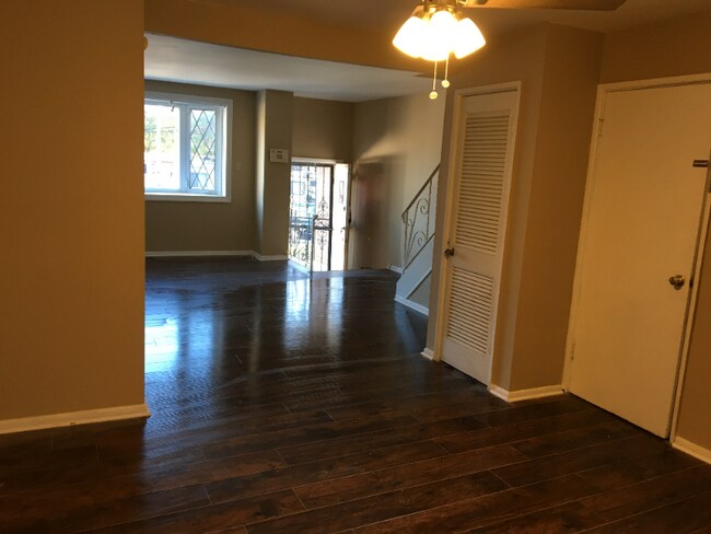 Building Photo - 12542 Knights Terrace